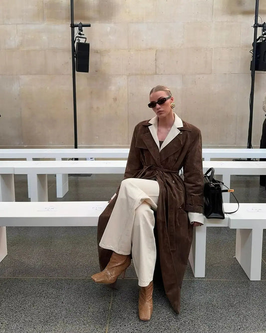 Isabella - Damen Wildleder Trenchcoat lang mit Reverskragen und Bindegürtel