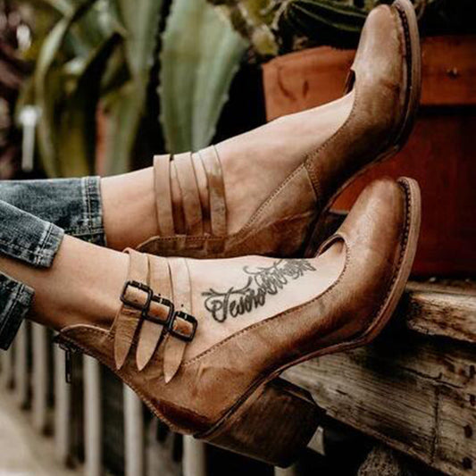 Raya – Vintage-inspirierte Schnallenpumps mit Blockabsatz