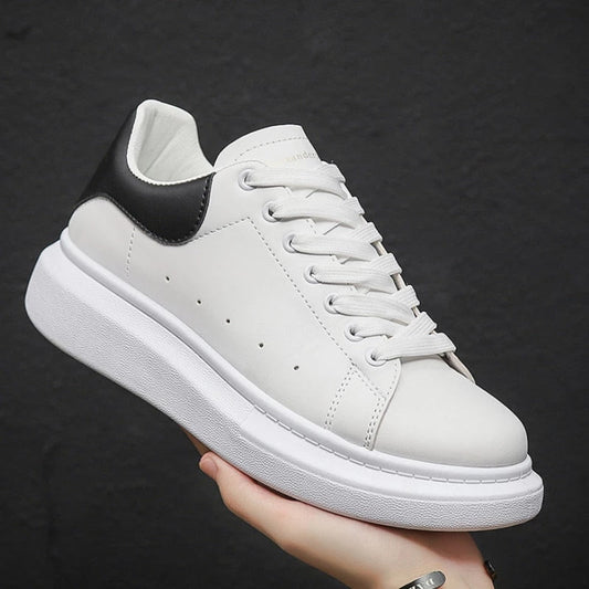 Noah - Unisex Sneaker in Weiß mit schwarzem Fersenpatch