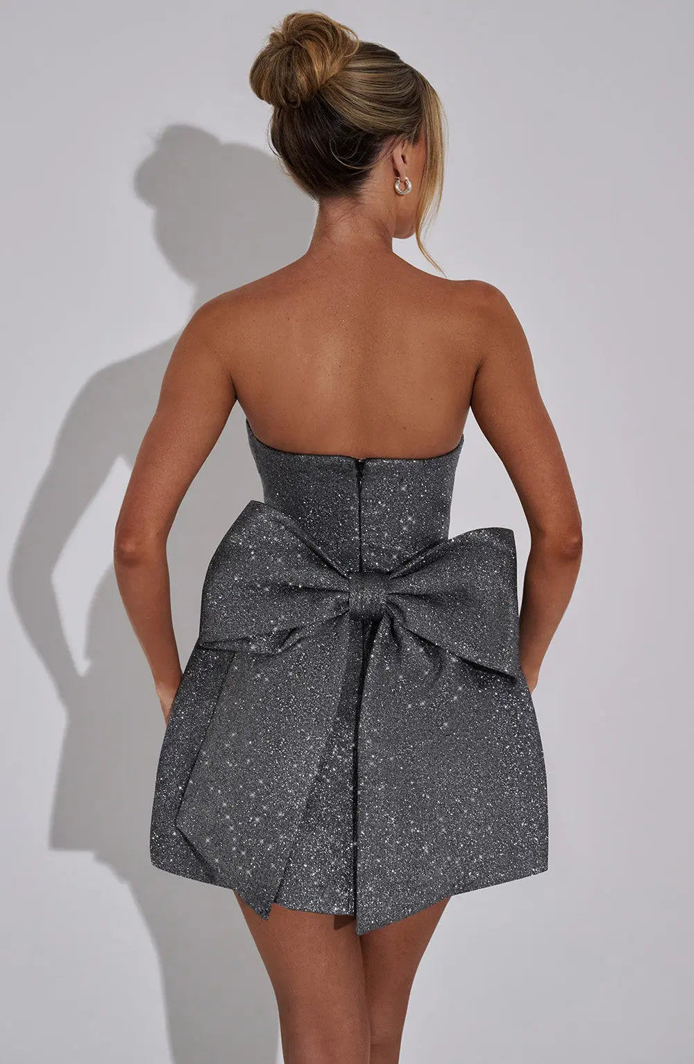 Aurora - Damen Minikleid glitzernd trägerlos mit ausgestelltem Rock