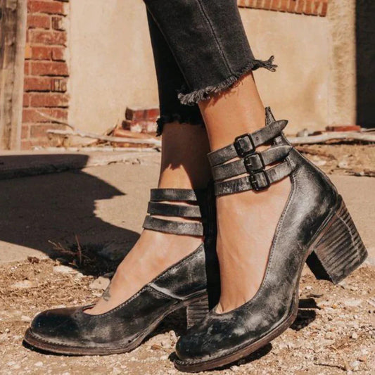Raya – Vintage-inspirierte Schnallenpumps mit Blockabsatz