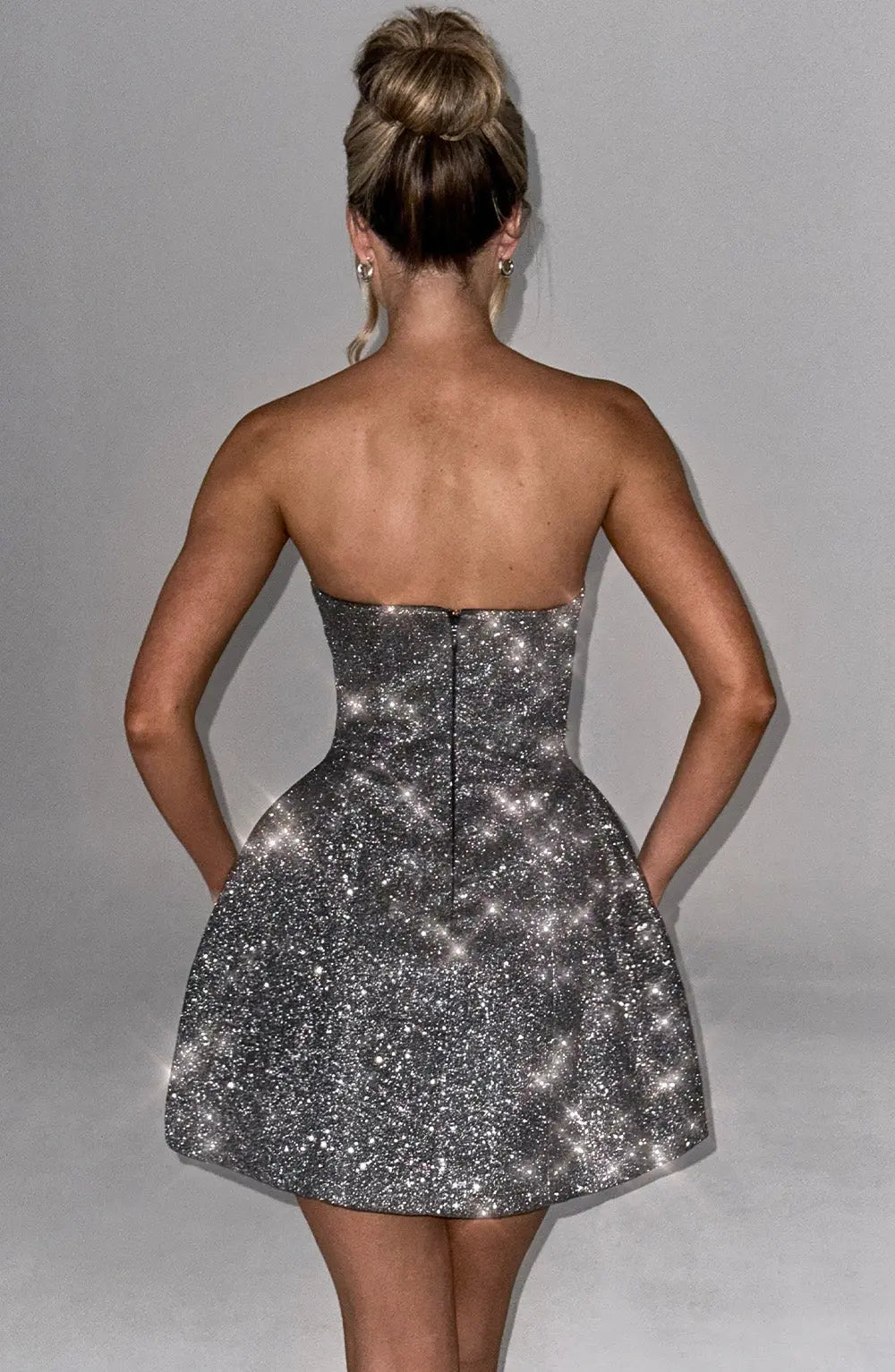Aurora - Damen Minikleid glitzernd trägerlos mit ausgestelltem Rock