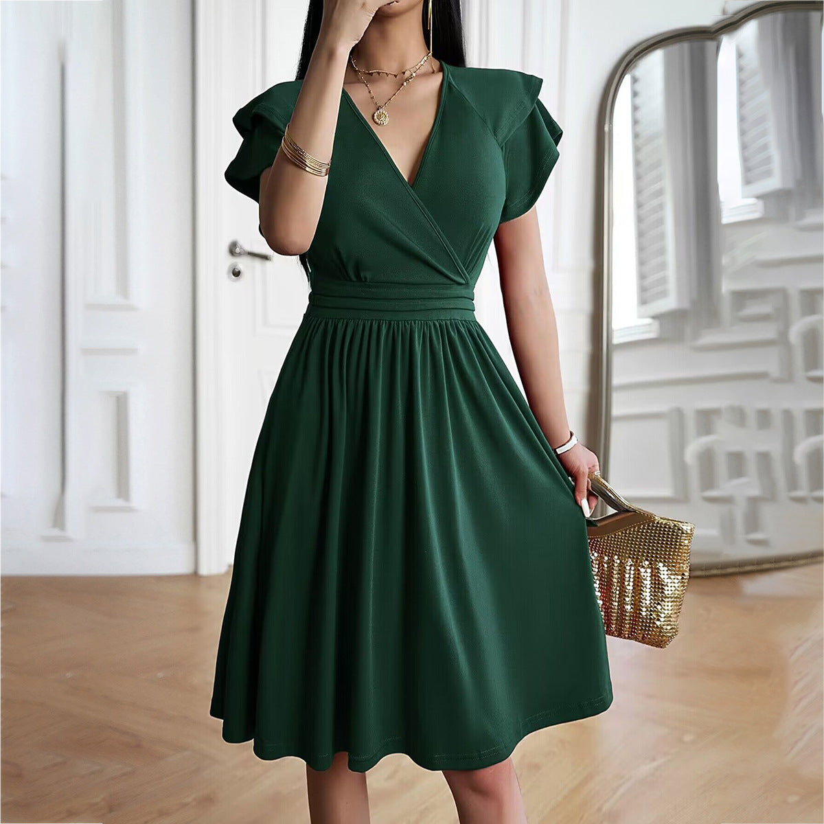 Lucia | Elegante vestido midi con escote en V
