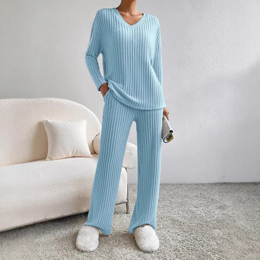 Alina – Damen Strick-Set mit V-Ausschnitt und lockerer Passform