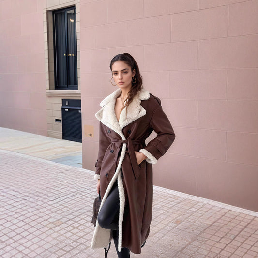 Clara - Damen Langer Wintermantel mit Gürtel und Teddyfutter