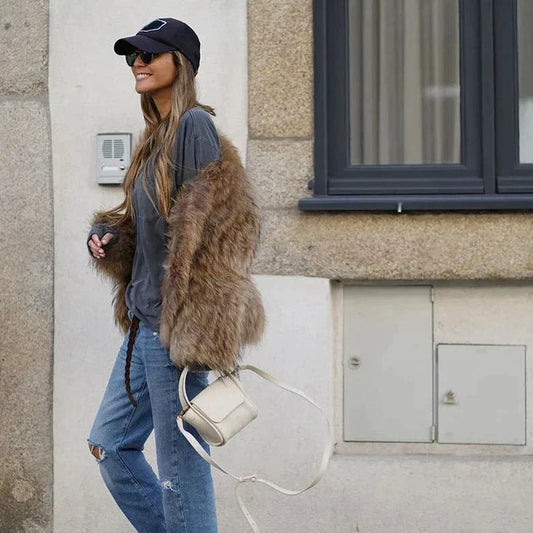 Isabelle - Damen Kunstfelljacke mit modernem Schnitt