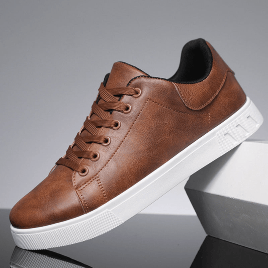 Elyas – Sneaker im Leder-Look mit Schnürung und Gummisohle