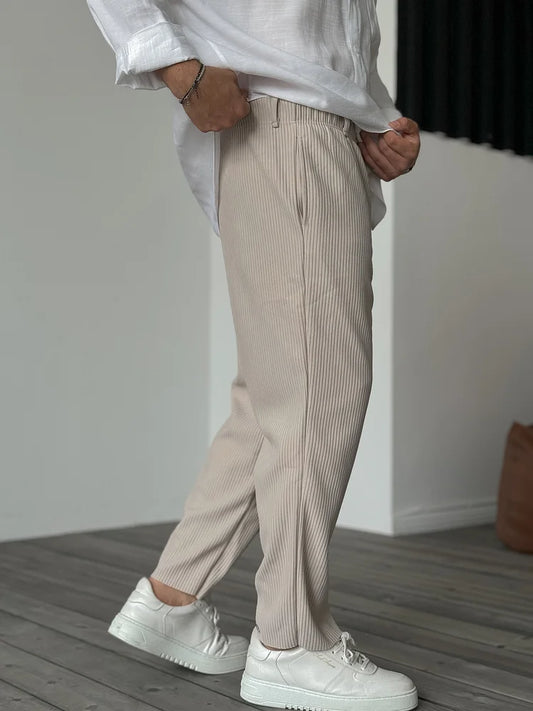 Noah – Plissierte Freizeit Herrenhose
