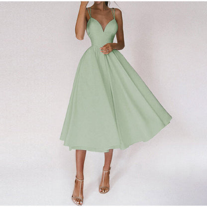 Stuttgart | Elegantes Kleid mit V-Ausschnitt und Trägern