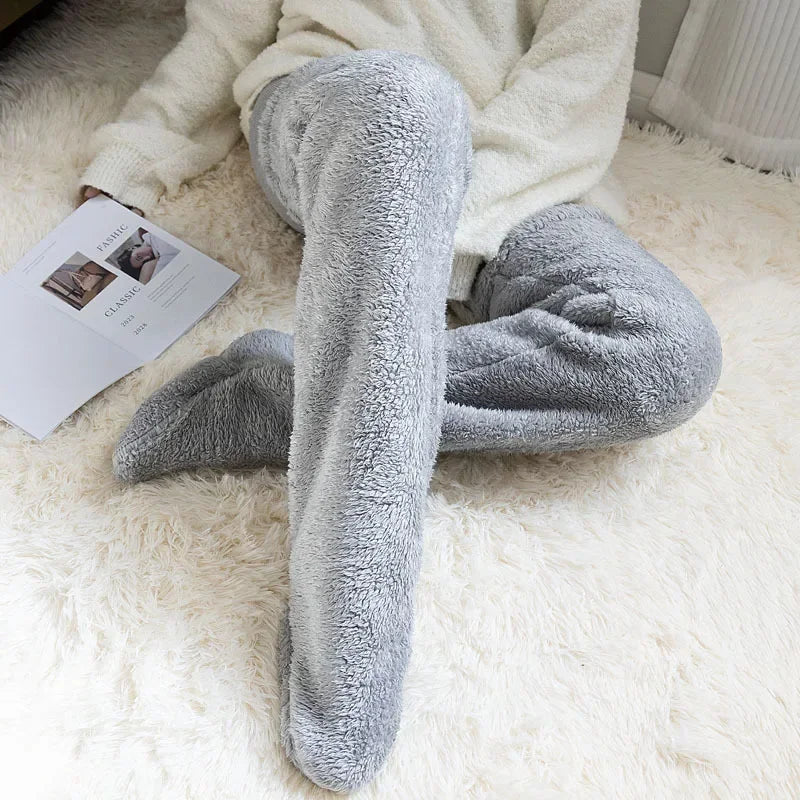 Clara – Flauschige lange Kuschelsocken für Damen