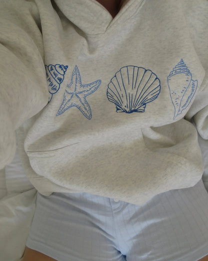Isla – Coastal-Inspired Graphic Hoodie for Women
