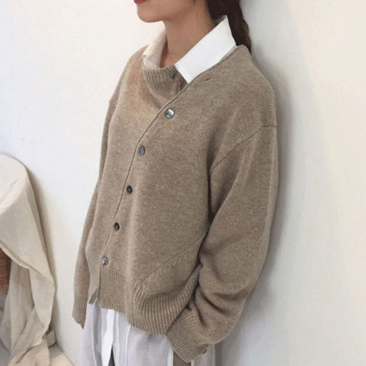 Isabella - Asymmetrischer Damen Cardigan mit Knopfleiste