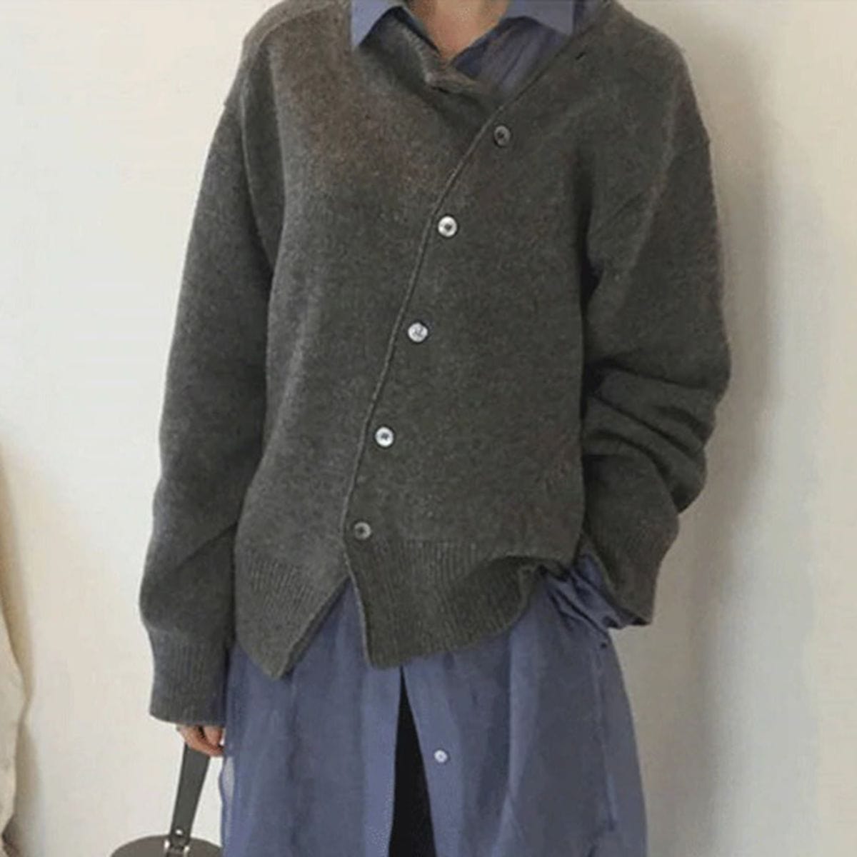 Isabella - Asymmetrischer Damen Cardigan mit Knopfleiste